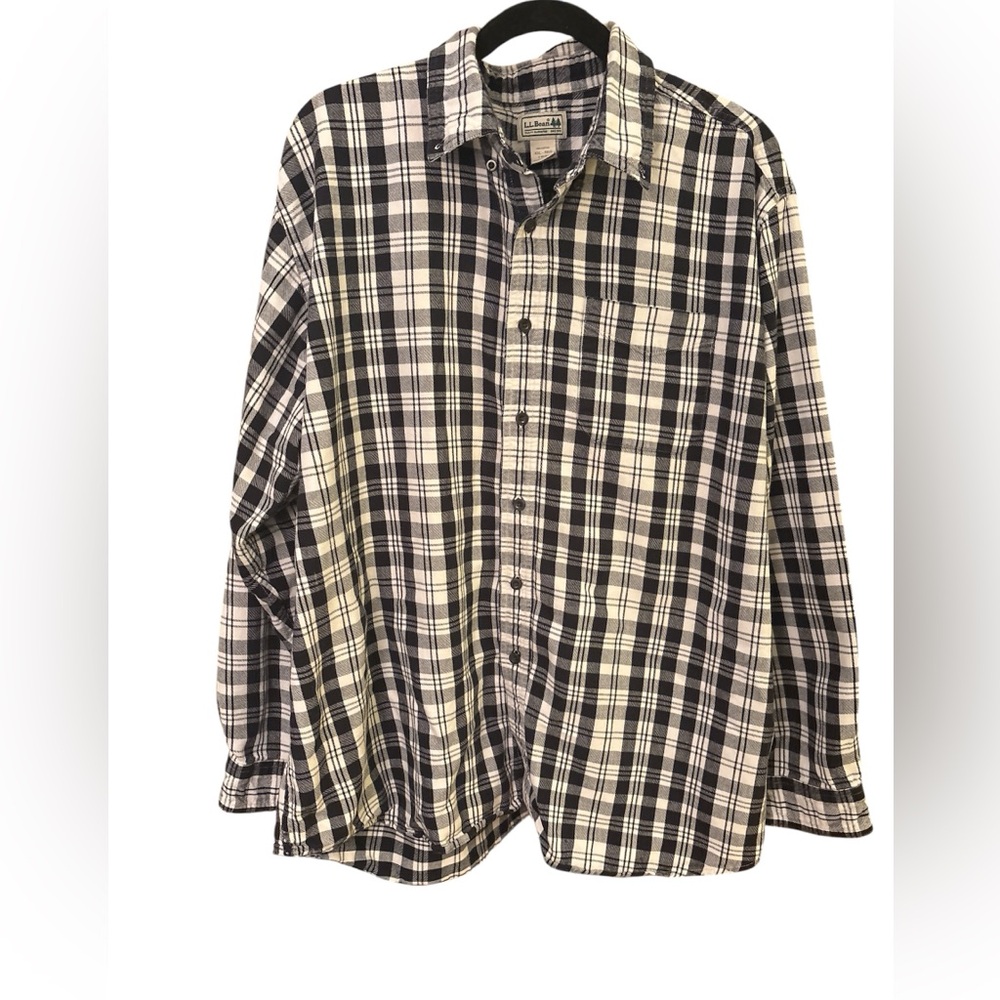 L.L. Bean Men's Black and White Checkered Shirt vintage early 2000’s